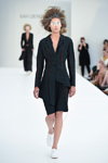 Modenschau von Ivan Grundahl — Copenhagen Fashion Week SS16 (Looks: schwarzer Damen Anzug (Blazer, Rock))