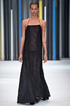 Показ Lala Berlin — Copenhagen Fashion Week SS16 (наряды и образы: чёрное вечернее платье, чёрные туфли)
