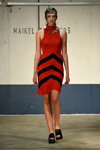 Modenschau von Maikel Tawadros — Copenhagen Fashion Week SS16 (Looks: rotes Kleid, schwarze Pumps)