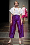Показ Nicholas Nybro — Copenhagen Fashion Week SS16 (наряди й образи: фіолетові брюки, смугастий топ)