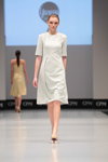 Modenschau von British Higher School of Art&Design — CPM FW15/16 (Looks: weißes Kleid)