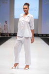 Pokaz bielizny Cottonreal — CPM FW15/16 (ubrania i obraz: piżama biała, półbuty białe)