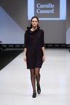 Modenschau von Designerpool — CPM FW15/16 (Looks: auberginefarbenes Kleid, schwarze transparente Strumpfhose, schwarze Pumps)