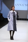 Показ Designerpool — CPM FW15/16 (наряди й образи: сукня в горошок, блакитне пальто, чорні колготки, чорні туфлі, білі рукавички)