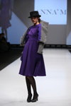 Показ Designerpool — CPM FW15/16 (наряди й образи: чорна капелюх, жакет з візерунком "гусячі лапки", фіолетова сукня, фіолетові рукавички, чорні колготки, чорні туфлі)