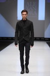Показ Designerpool — CPM FW15/16 (наряды и образы: чёрные туфли, чёрные брюки, чёрная куртка)