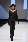 Показ Designerpool — CPM FW15/16 (наряды и образы: чёрная шапка, чёрная юбка макси)