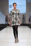 Modenschau von MARISA MONTI & AMO — CPM FW15/16 (Looks: Mini Kleid mit Blumendruck, schwarze Strumpfhose)