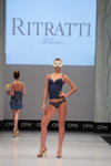 Pokaz bielizny Ritratti Milano — CPM FW15/16 (ubrania i obraz: sandały beżowe, bustier niebieski, figi z gipiury niebieskie)