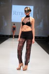 Показ белья Ritratti Milano — CPM FW15/16 (наряды и образы: чёрные гипюровые брюки)