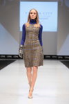 Pokaz Vemina — CPM FW15/16 (ubrania i obraz: sukienka w kratę z nadrukiem pepitki, rękawiczki szare, pulower chabrowy)