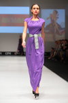Показ одежды "Анна Чапман" — выставка CPM SS16 (наряды и образы: фиолетовое вечернее платье)