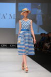 Modenschau von Designer Pool — CPM SS16 (Looks: gestreiftes blau-weißes Kleid)