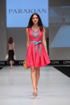 Pokaz Didier Parakian — CPM SS16 (ubrania i obraz: sukienka w kolorze fuksji)