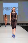 Pokaz Pain de Sucre — CPM SS16 (ubrania i obraz: tunika czarna dzianinowa, strój kąpielowy czarny)