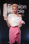 Vika Yakubovskaya. Fashion People Awards 2015 (looks: white blouse, pink wrap skirt)