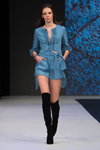 Pokaz Natalia Jaroszewska — FashionPhilosophy FWP SS16 (ubrania i obraz: kozaki za kolano czarne)