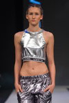 Pokaz UNVTD — FashionPhilosophy FWP SS16 (ubrania i obraz: krótki top srebrny)