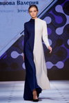 Показ платьев конкурса "Керамин 2015" (наряды и образы: сине-белое вечернее платье)
