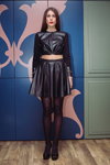 Prezentacja Ksenia Serbin — Lviv Fashion Week AW15/16 (ubrania i obraz: rajstopy czarne, półbuty czarne, skórzany top czarny, skórzana spódnica mini czarna)