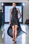 Desfile de Lidia Yanitska — Lviv Fashion Week AW15/16 (looks: vestido de noche negro)