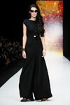 Pokaz Julia Dalakian — MBFWRussia SS2016 (ubrania i obraz: suknia wieczorowa czarna)