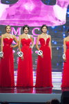 Finał — Miss Ukrainy 2015 (ubrania i obraz: suknia wieczorowa z dekoltem czerwona; osoby: Chrystyna Stołoka, Margarita Pasha)