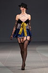Показ Amoralle — Riga Fashion Week AW15/16 (наряды и образы: чёрные нейлоновые чулки)