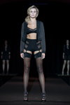 Показ Flash You and Me — Riga Fashion Week SS16 (наряды и образы: чёрные чулки, чёрные босоножки, чёрные трусы, чёрный бюстгальтер)