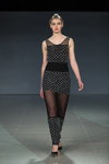 Показ Naira Khachatryan — Riga Fashion Week SS16 (наряды и образы: чёрное платье макси)