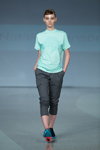 Pokaz Natālija Jansone — Riga Fashion Week SS16 (ubrania i obraz: top turkusowy, spodnie szare)