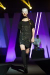 Pokaz QooQoo — Riga Fashion Week SS16 (ubrania i obraz: zakolanówki czarne)