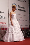 Fryzury ślubne — Róża Wiatrów - HAIR 2015 (ubrania i obraz: suknia ślubna biała)