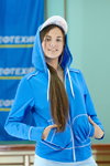 У Мінську пройшла презентація одягу нового білоруського бренду SVT (наряди й образи: блакитна спортивна куртка з капюшоном)