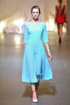 Modenschau von Anastasiia Ivanova — Ukrainian Fashion Week FW15/16 (Looks: himmelblaues Kleid)