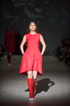 Modenschau von Marta WACHHOLZ — Ukrainian Fashion Week FW15/16 (Looks: rotes Kleid, rote Stiefel)