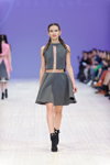 Modenschau von New Names — Ukrainian Fashion Week FW15/16 (Looks: graues Mini Kleid)
