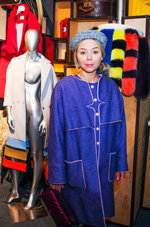 Oksana Berg. Presentación de S.K. — Ukrainian Fashion Week FW15/16 (looks: abrigo azul)
