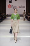 Edelvika show — Ukrainian Fashion Week SS16 (looks: green top, beige skirt, beige boots)