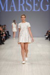 Desfile de Fresh Fashion — Ukrainian Fashion Week SS16 (looks: vestido blanco)