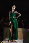 Pokaz FROLOV — Ukrainian Fashion Week SS16 (ubrania i obraz: suknia wieczorowa zielona)