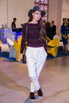 Гости — Ukrainian Fashion Week SS16 (наряды и образы: трикотажный джемпер, белые брюки)