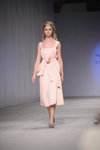 Pokaz The COAT by Kate SILCHENKO — Ukrainian Fashion Week SS16 (ubrania i obraz: sukienka różowa)