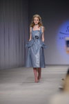 Desfile de The COAT by Kate SILCHENKO — Ukrainian Fashion Week SS16 (looks: vestido azul claro)