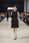 Pokaz PODOLYAN — Ukrainian Fashion Week SS16 (ubrania i obraz: sukienka czarna, półbuty czarne)