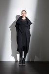 Лукбук Annette Görtz AW 2015 (наряды и образы: чёрное платье, чёрные колготки)
