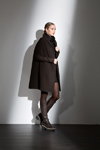 Лукбук Annette Görtz AW 2015 (наряды и образы: коричневое пальто, коричневые сапоги, коричневые колготки)