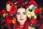 "Мисс Украина Вселенная 2016" примерила 25-килограммовый наряд "Цветущая Украина"
