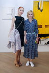 У Москві відкрилася виставка білоруського художника Павла Шаппо (наряди й образи: чорна сукня, синьо-біла сукня, білі туфлі; персона: Інгеборга Дапкунайте)