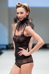 Dana Pisarra lingerie show — CPM FW16/17 (looks: black top, black briefs)